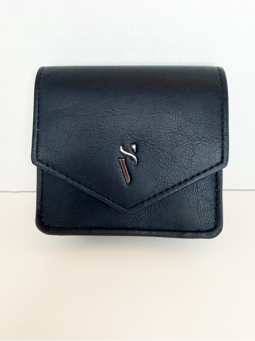 Simply Vera Vera Wang Black Small Wallet with Silver Logo